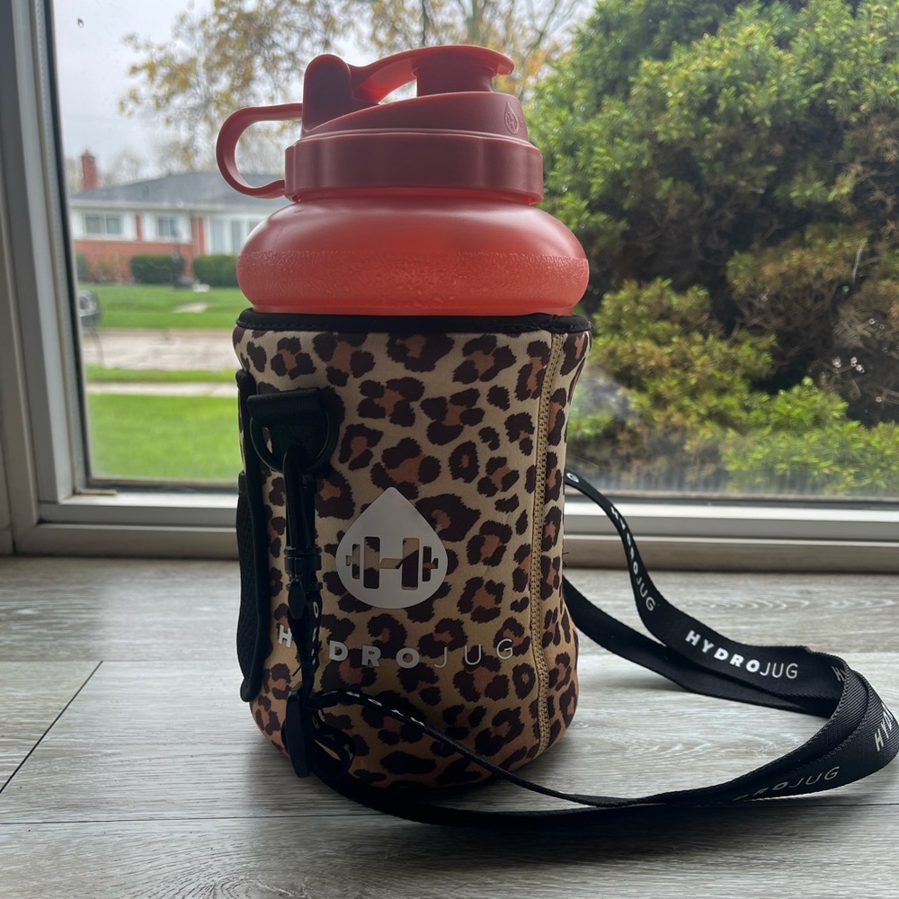 Pink HydroJug with Leopard sleeve and straw